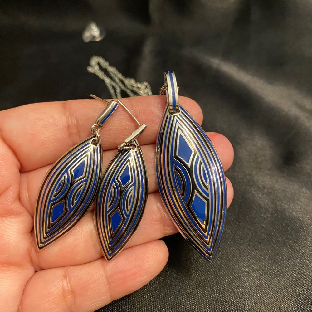 Metropolitan Museum of Art earrings and pendant blue art deco design
